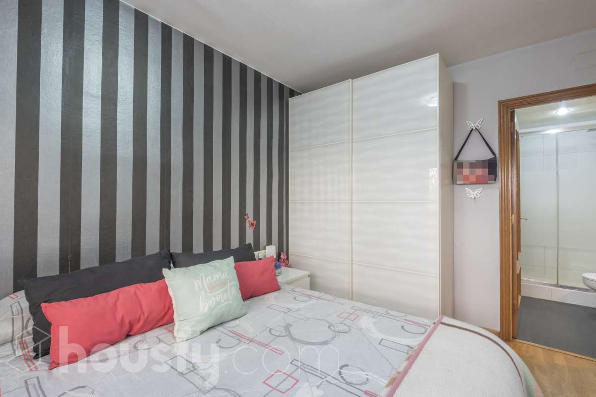 Piso en venta en Carrer de Sort,  L'Hospitalet de Llobregat-2