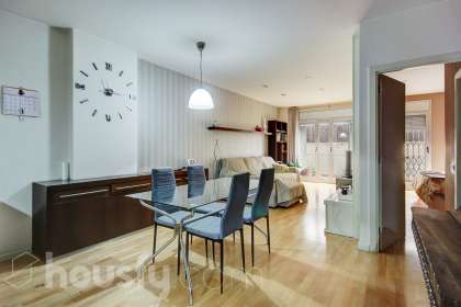 Bajo en Carrer de Jaume Comas