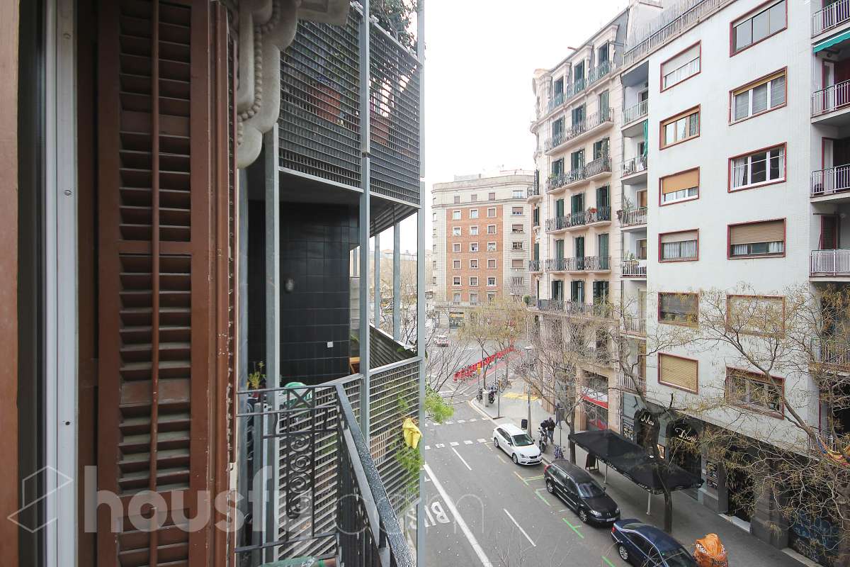 Piso en alquiler en Carrer de Floridablanca, Eixample, Barcelona-0