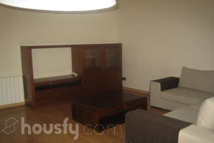 Bajo en Calle Ripoll