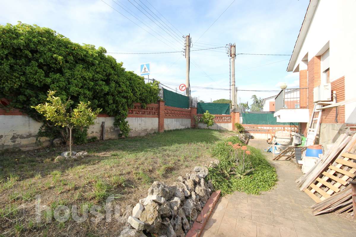 Casa en venta en Carrer de l'Estany d'Engolasters,  Lliçà d'Amunt-4