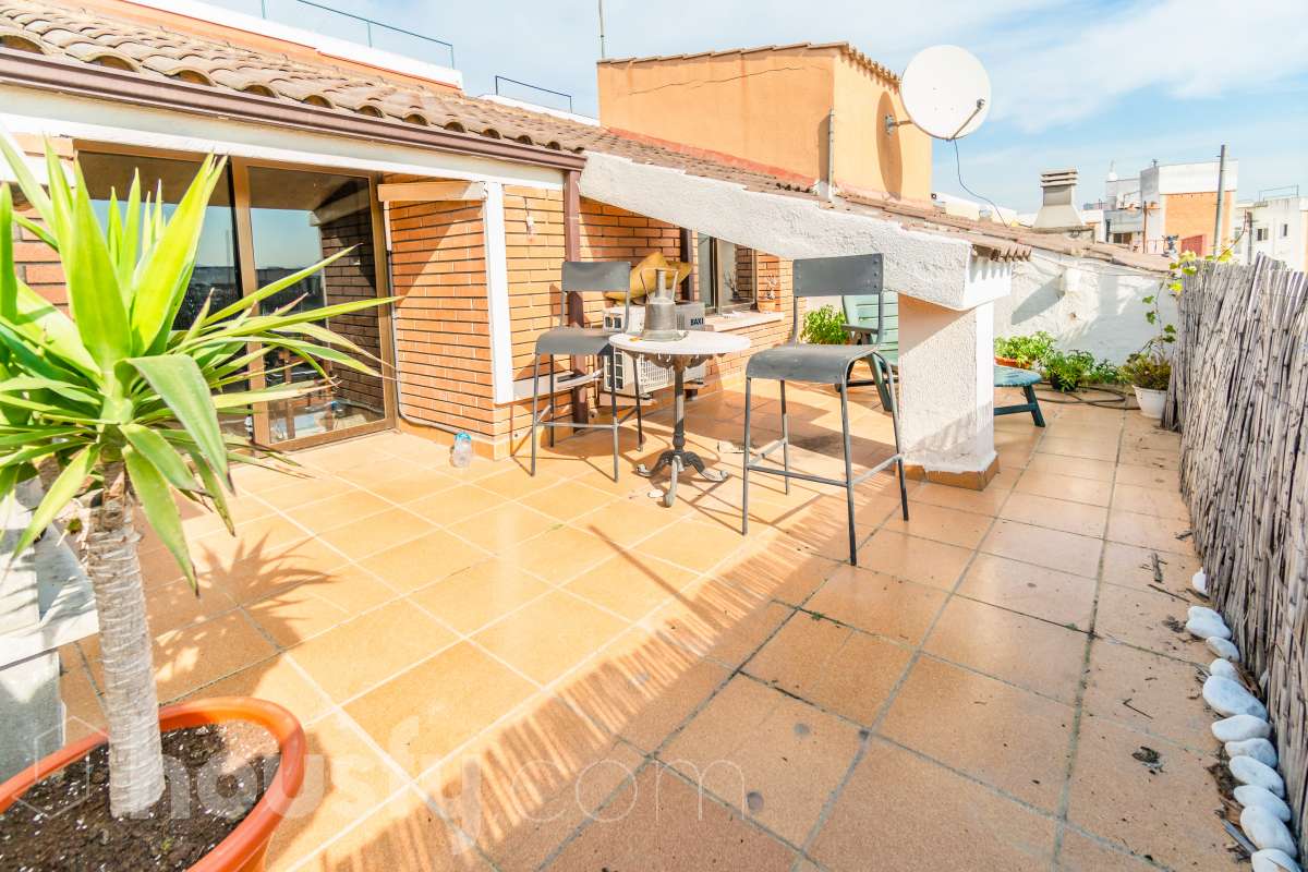 Dúplex en venta en Carrer del Safir,  Rubí-0