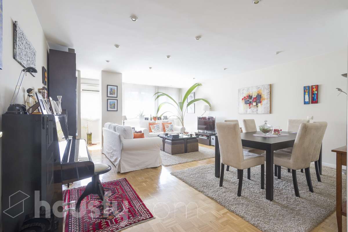 Piso en venta en Calle Añastro, Hortaleza, Madrid-1