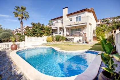 Casa en CL CREU ROJA