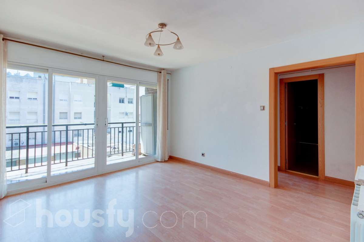 Piso en alquiler en Carrer dels Reis Catòlics, La Creu de Barberà - Avinguda - Eixample, Sabadell-0