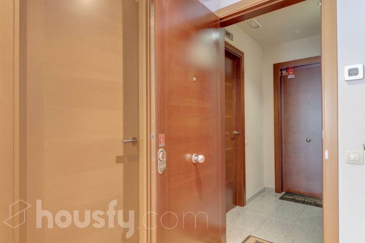 Dúplex en venta en Calle Santa Eulalia,  L'Hospitalet de Llobregat-1