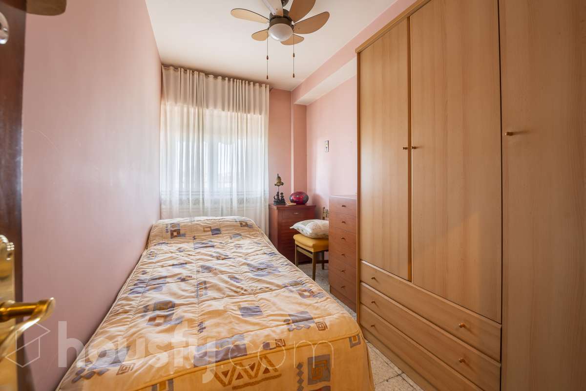 Piso en venta en Calle Almazán, Latina, Madrid-1