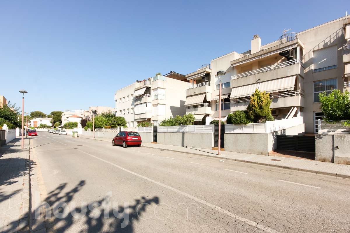 Piso en venta en Carrer Verge de Montserrat,  Cubelles-2