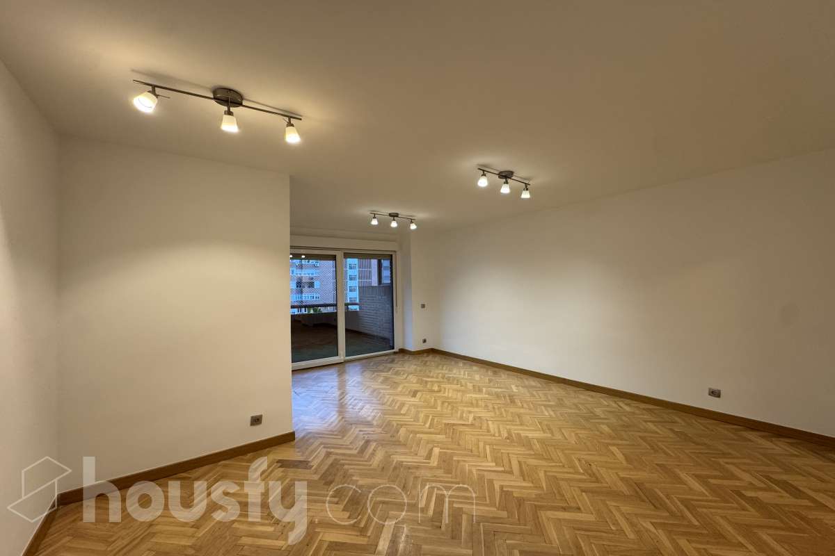 Piso en alquiler en Calle de Alfredo Marqueríe, Fuencarral, Madrid-2