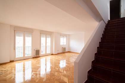 Dúplex en Calle Julia Castro