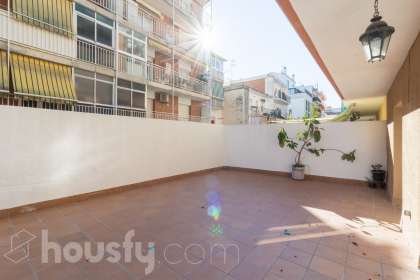 Bajo en Carrer del Rosari