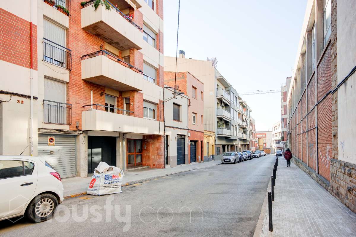 Piso en venta en Carrer de Pere Fizes, Nord-Oest, Terrassa-1