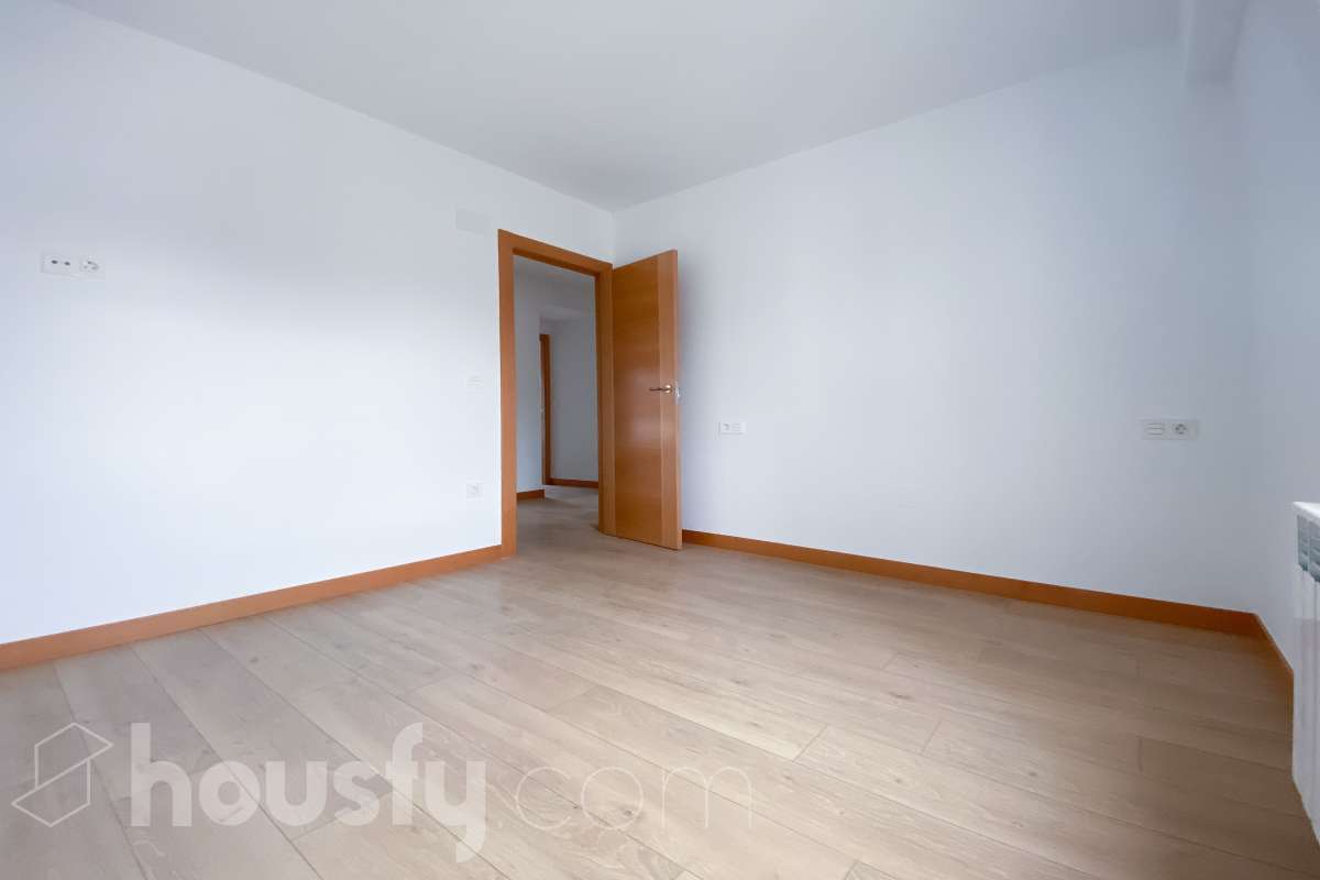 Piso en venta en Calle Ramón y Cajal,  Miranda de Ebro-2