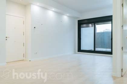 Bajo en Calle del Ferrocarril del Tajuña