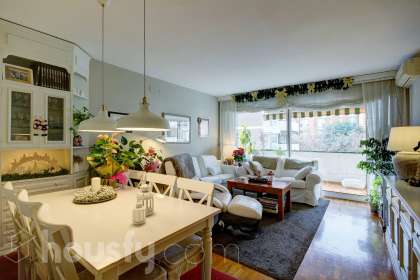 Piso en Carrer de l'Escola Pia