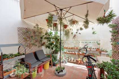 Bajo en Passatge de Garcia i Robles