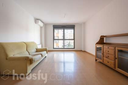 Piso en Calle Madres de la Plaza de Mayo