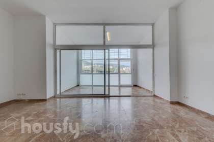 Bajo en Carrer dels Cortada