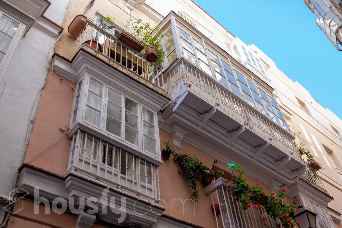 Piso en alquiler en Calle Sagasta,  Cádiz-2