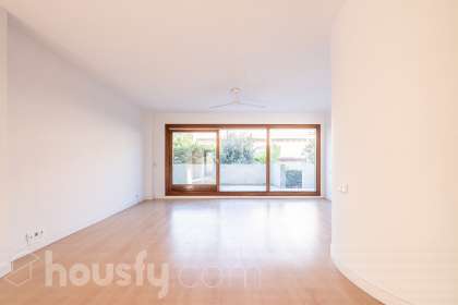 Bajo en Calle Julio Caro Baroja