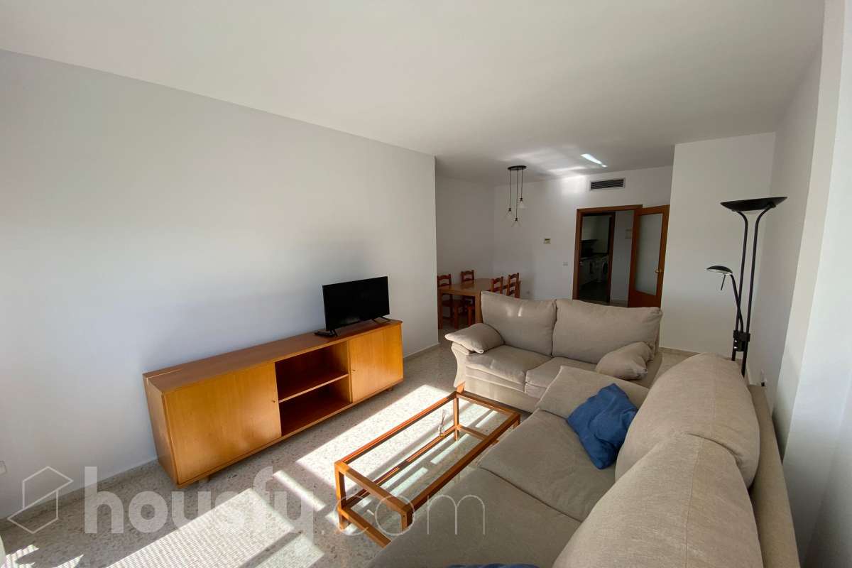 Piso en alquiler en Calle Alfonso Lasso de la Vega, Prado de San Sebastián - Felipe II - Bueno Monreal, Sevilla-0