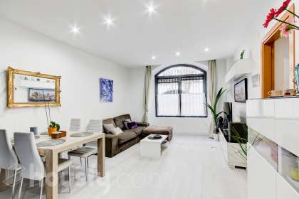 Bajo en Carrer de l'Església