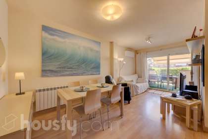 Bajo en Carrer de Mars Mortes