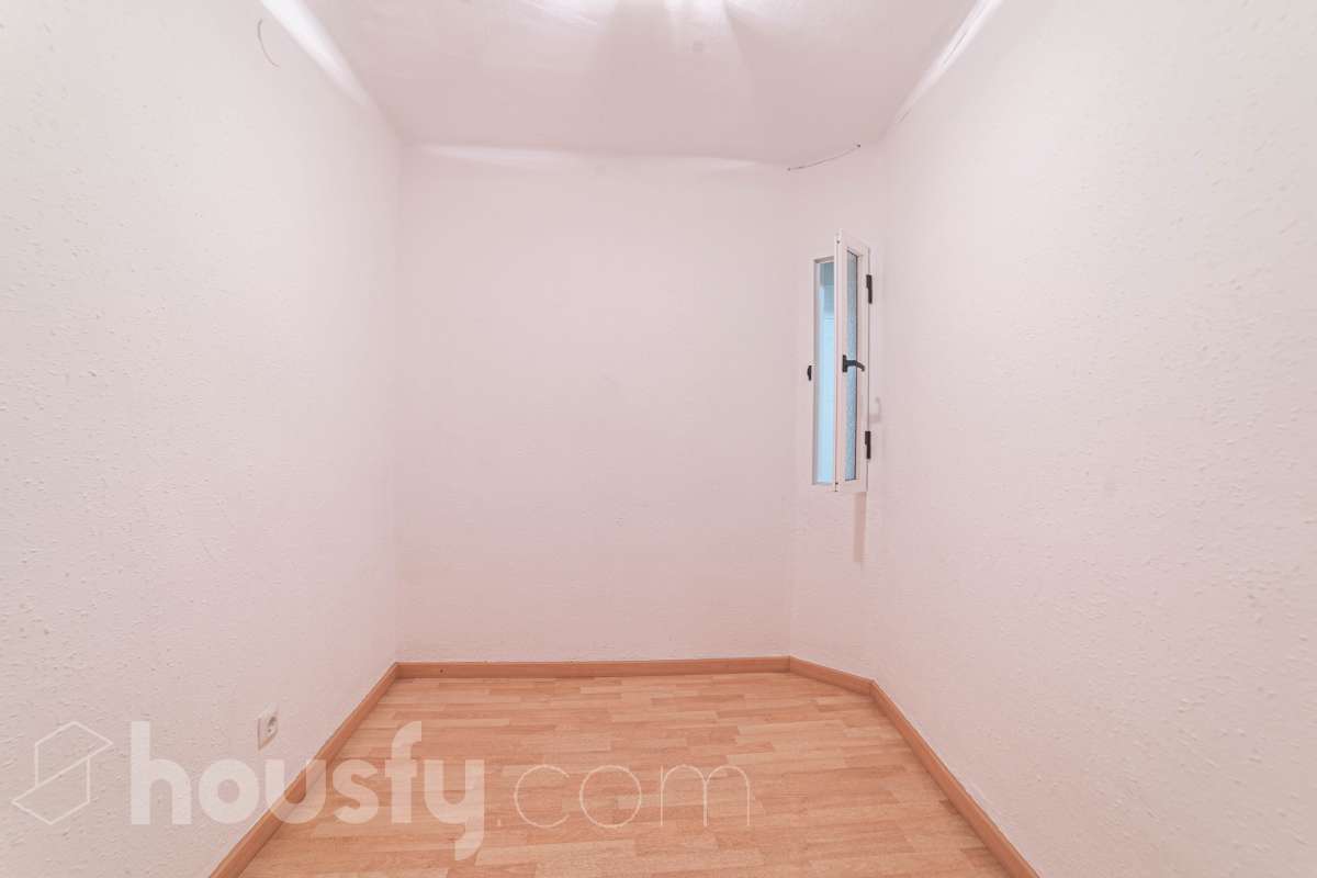 Piso en alquiler en Carrer Bonestar,  Cornellà de Llobregat-1