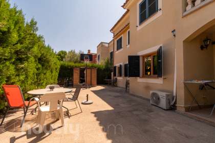 Bajo en Avinguda de les Flors