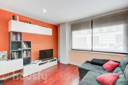 Bajo en Carrer de Buxeda