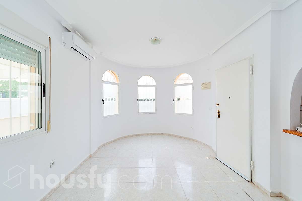 Casa vendida en Urbanización princesa María, Nueva Torrevieja Aguas Nuevas, Torrevieja Housfy