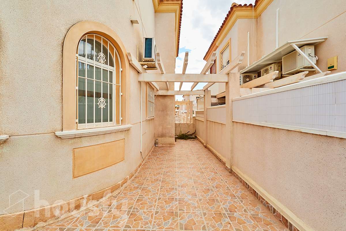 Casa vendida en Urbanización princesa María, Nueva Torrevieja Aguas Nuevas, Torrevieja Housfy