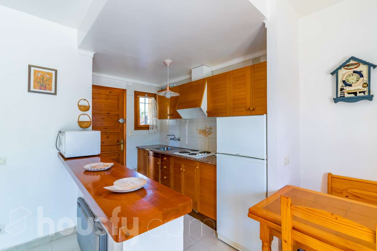 Casa en venta en CL BEGET, Eixample Turístic, L'Escala-2