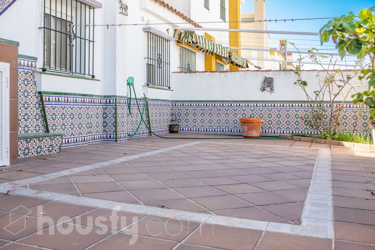 Casa en venta en URB TORRE ATALAY ( Av. Pescadores),  Chiclana de la Frontera-1