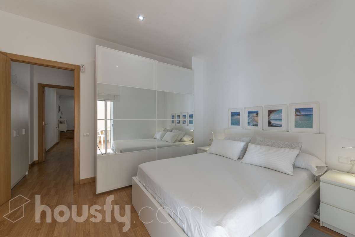 Bajo en venta en Carrer de Felip II,  Badalona-1