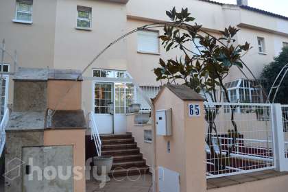 Casa en Calle Adelfa