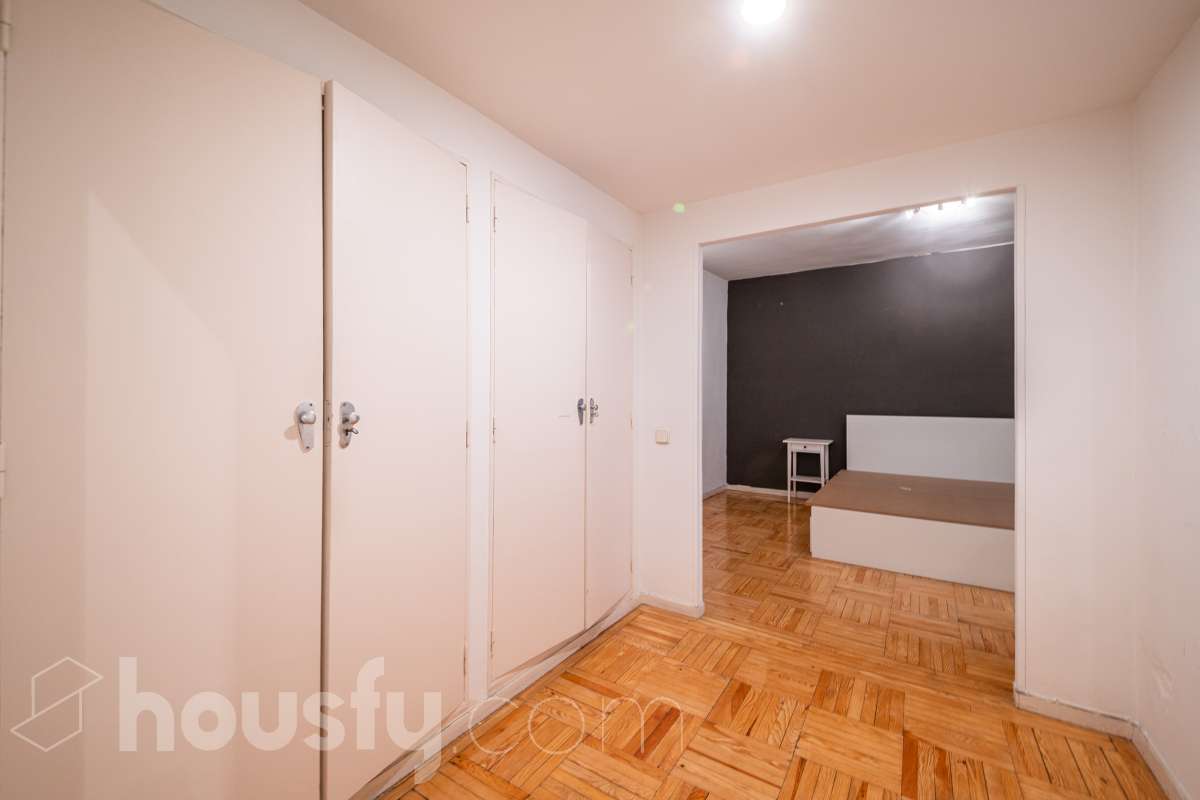 Piso en alquiler en Calle de María de Guzmán, Chamberí, Madrid-1