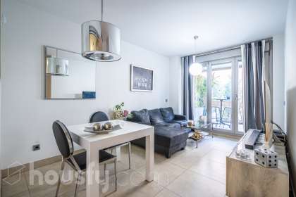 Bajo en Calle Clara Campoamor