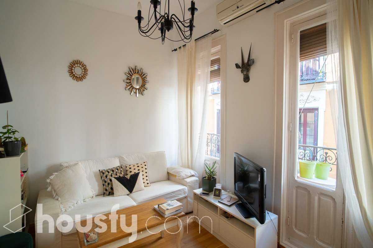 Piso en alquiler en Calle de la Galería de Robles, Centro, Madrid-1