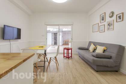 Bajo en Carrer n'Emili Llopis