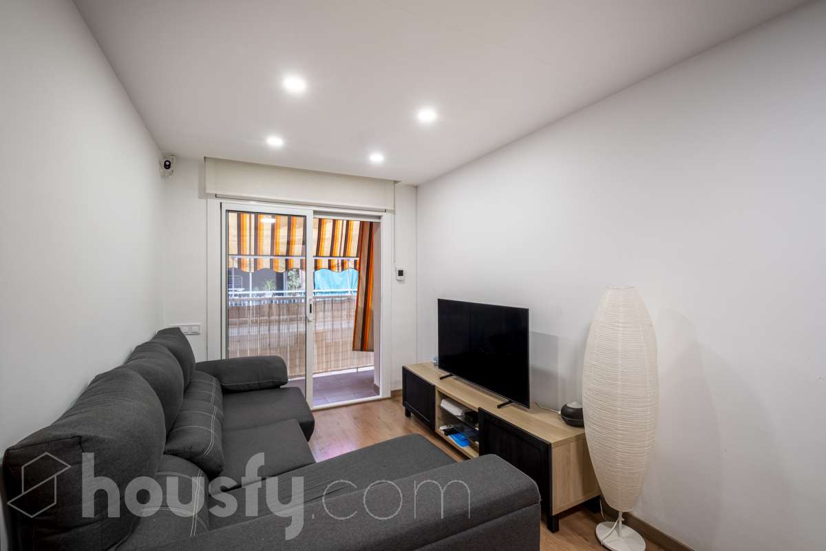 Piso en venta en CL SALVADOR BARONE,  Viladecans-0