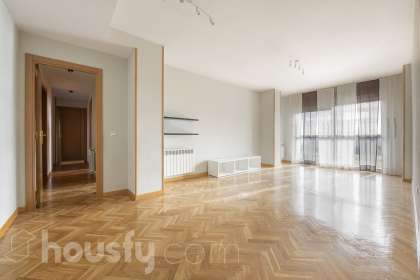 Piso en Avenida de La Paz