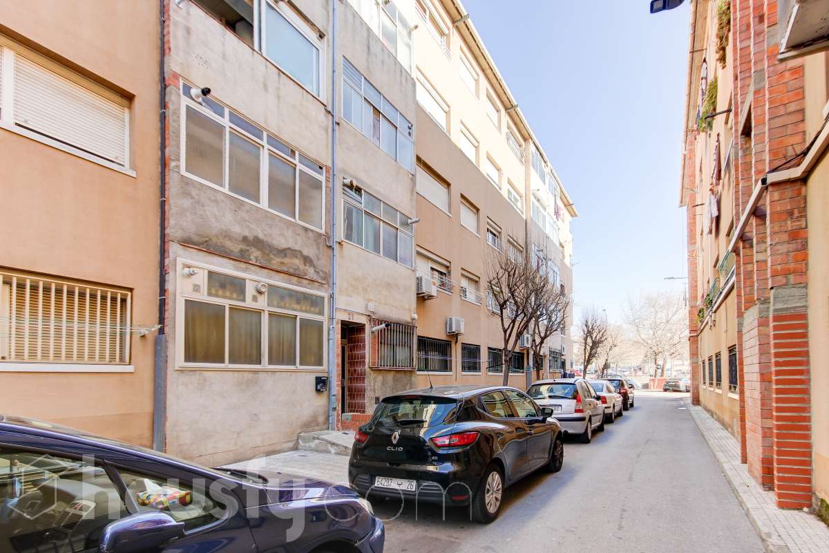 Piso en venta en Carrer del Guadiana, Sud, Terrassa-2