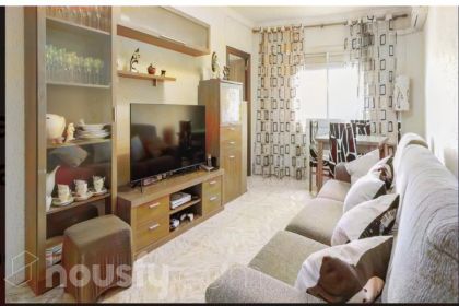 Bajo en Carrer del Congost