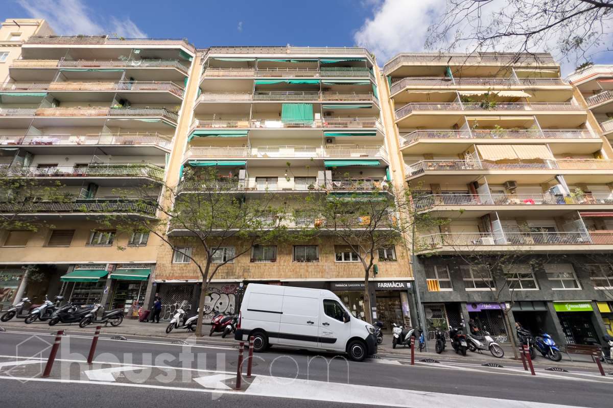 Piso en venta en Carrer de Sardenya, Horta Guinardó, Barcelona-0