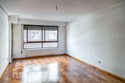 Piso en Calle Renueva