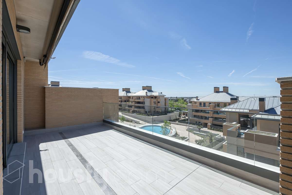 Ático en alquiler en Calle de Sorolla,  Majadahonda-1