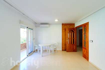 Piso en Calle Renato Bardín