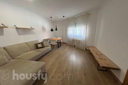 Bajo en Carrer de Joan Pfaff