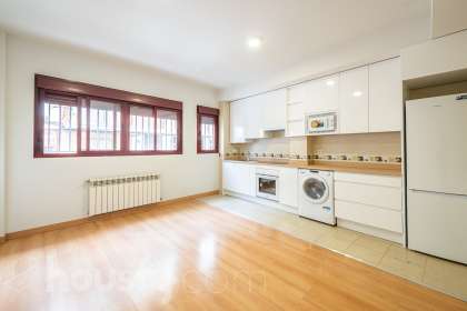 Bajo en Calle Nuestra Señora de la Soledad